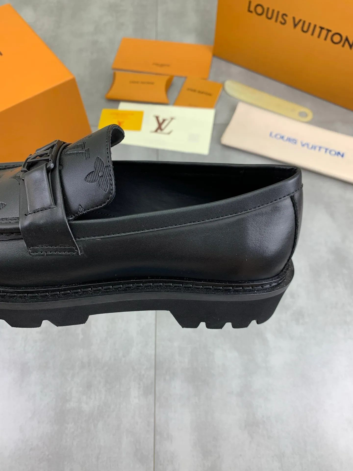 Factory price P820 💎💎💎LOUIS VUITTON [Louis Vuitton] - LV men's business casual leather shoes, luxurious and noble 👞All imported original cowhide, just to create a more comfortable wearing experience, upper: original high-end calfskin ➕Imported soft cowhide lining, original lightweight foam outsole ✔️ Color: 6️⃣colors available Size: 39-44 (38.45 46 can be customized (non-returnable)